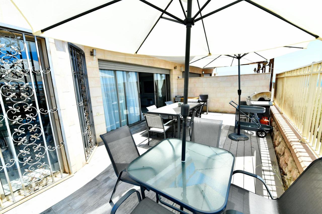 Apartamento Yalarent Oasis Garden With Private Pool Eilat Exterior foto